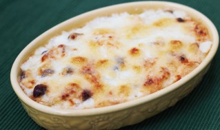 きのこと餅の甘口白みそ風味グラタン