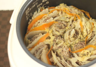 炊飯器　DE　白菜豚バラミルフィーユ鍋風